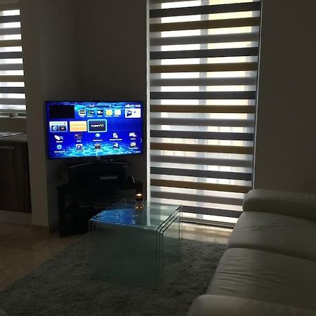 May Flower: Modern Flat Close To Airport/Bus Stops Tarxien Экстерьер фото