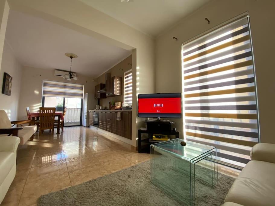 May Flower: Modern Flat Close To Airport/Bus Stops Tarxien Экстерьер фото