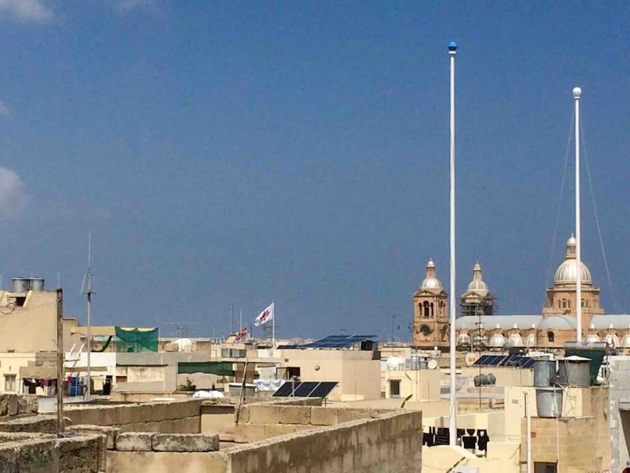 May Flower: Modern Flat Close To Airport/Bus Stops Tarxien Экстерьер фото