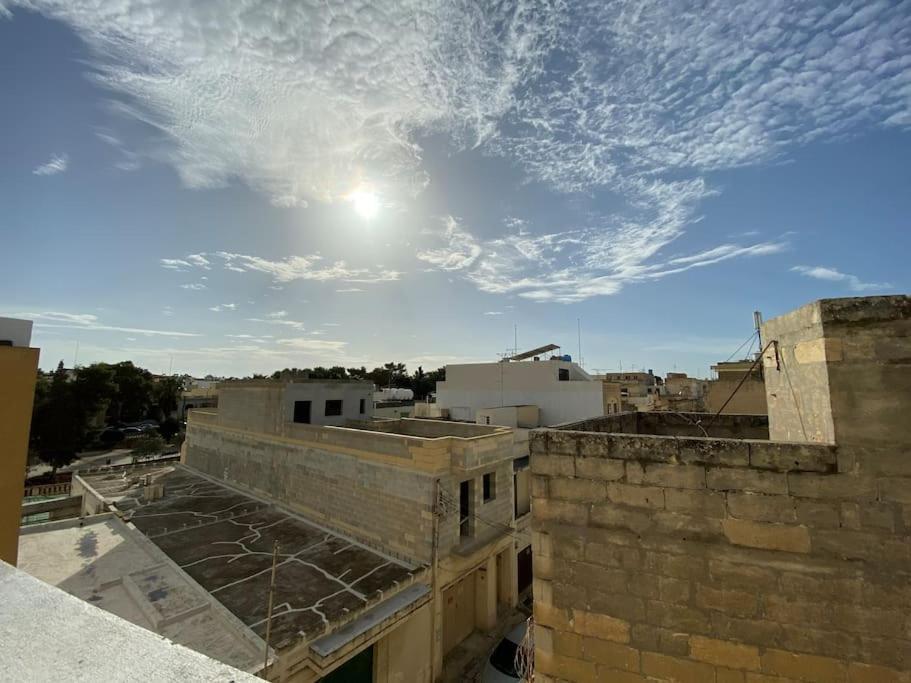 May Flower: Modern Flat Close To Airport/Bus Stops Tarxien Экстерьер фото