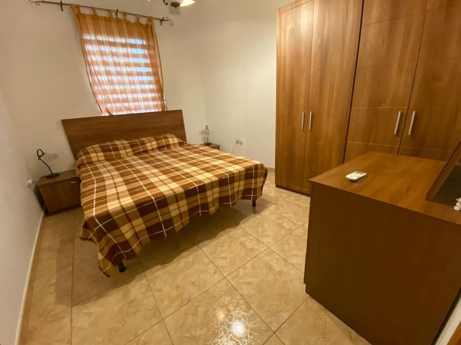 May Flower: Modern Flat Close To Airport/Bus Stops Tarxien Экстерьер фото