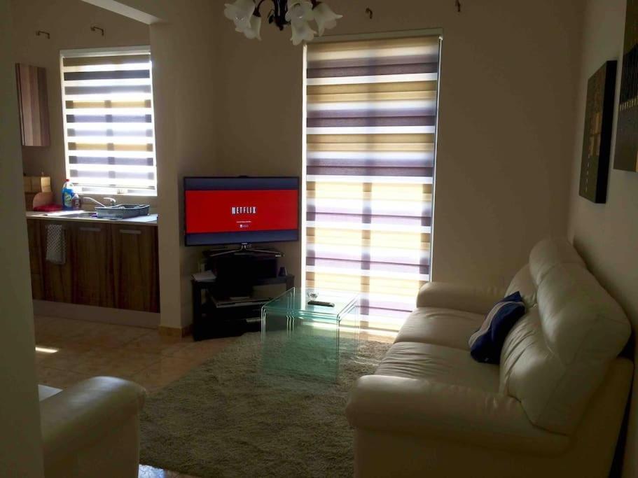 May Flower: Modern Flat Close To Airport/Bus Stops Tarxien Экстерьер фото