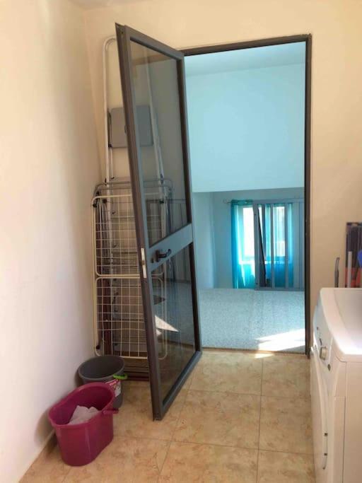 May Flower: Modern Flat Close To Airport/Bus Stops Tarxien Экстерьер фото